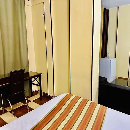 Yaahot Hotel Yaoundé Екстериор снимка