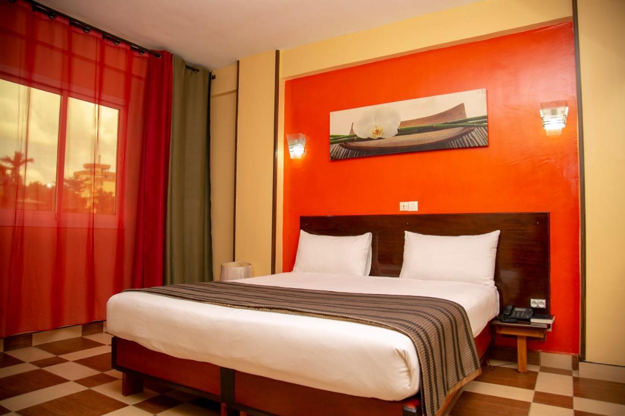 Yaahot Hotel Yaoundé Екстериор снимка