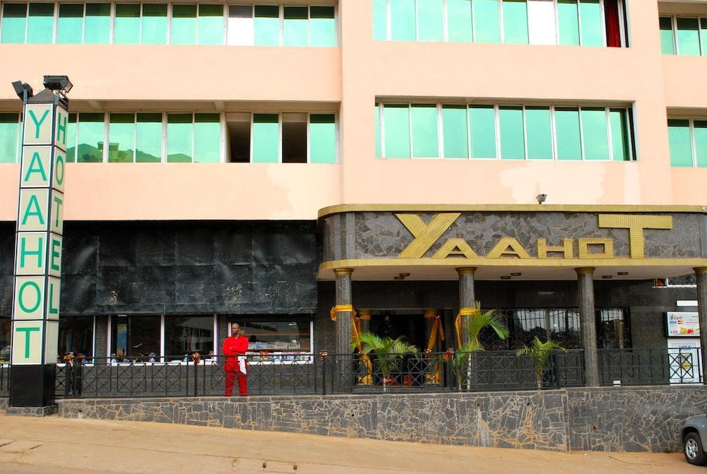 Yaahot Hotel Yaoundé Екстериор снимка