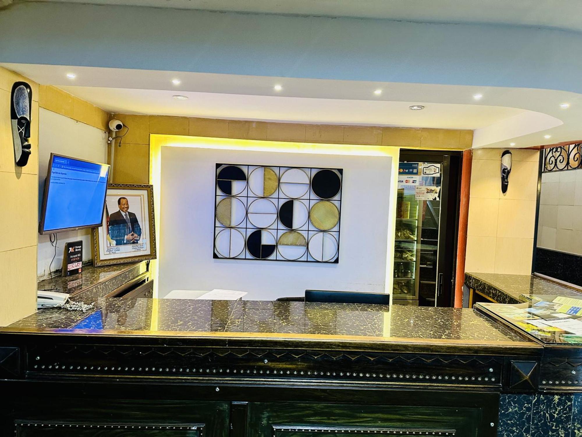 Yaahot Hotel Yaoundé Екстериор снимка