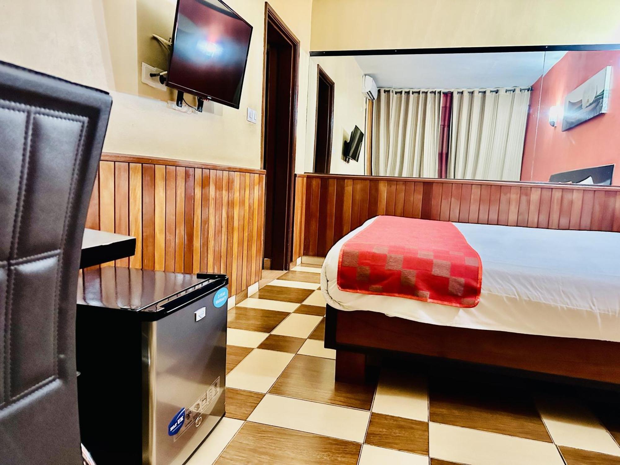 Yaahot Hotel Yaoundé Екстериор снимка