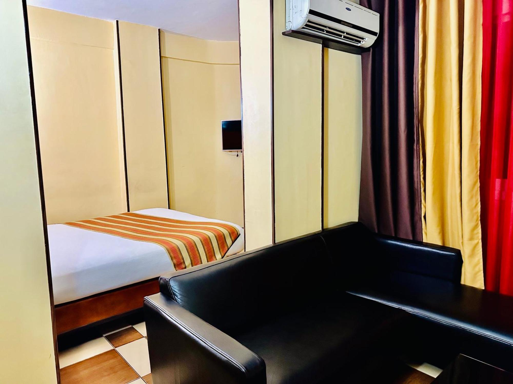 Yaahot Hotel Yaoundé Екстериор снимка