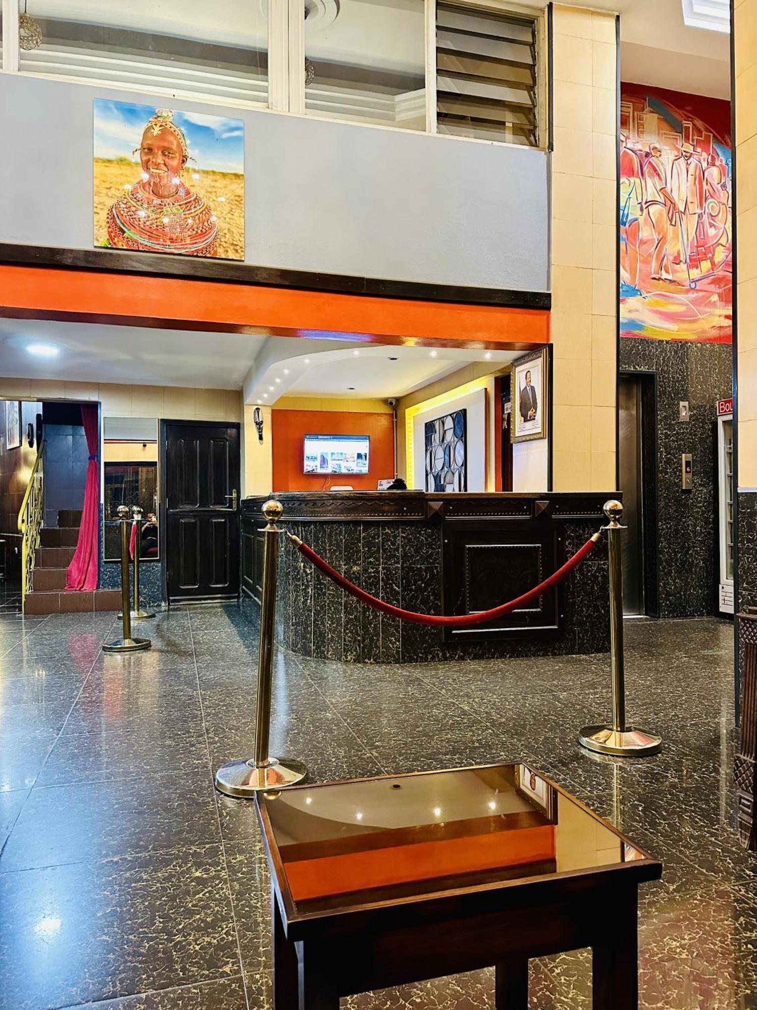 Yaahot Hotel Yaoundé Екстериор снимка