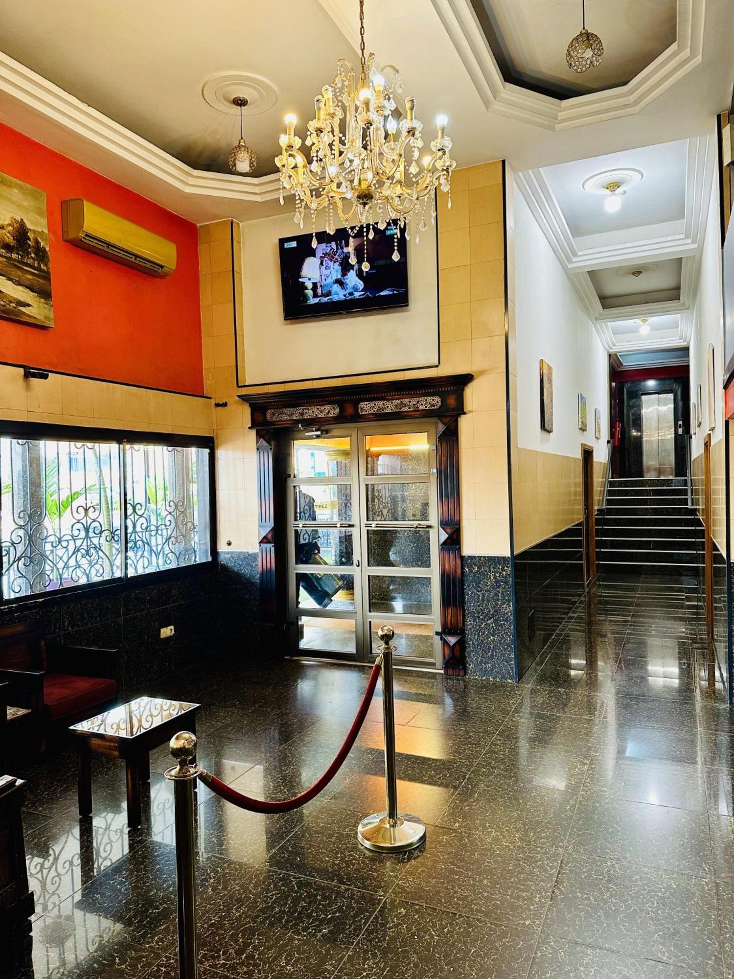 Yaahot Hotel Yaoundé Екстериор снимка