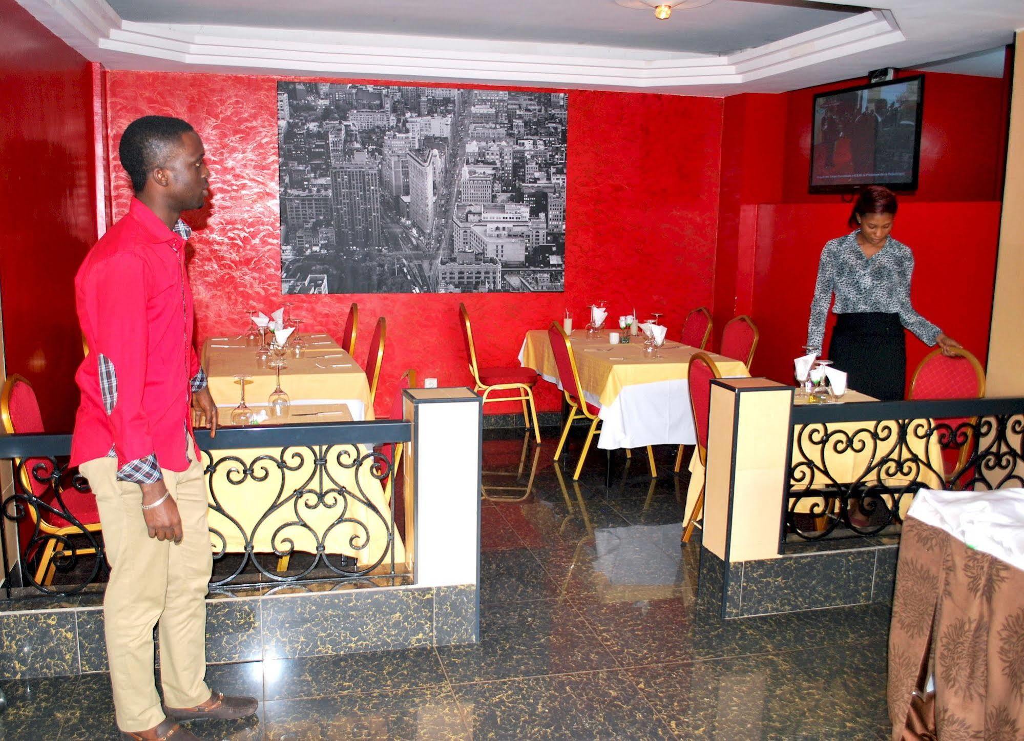 Yaahot Hotel Yaoundé Екстериор снимка